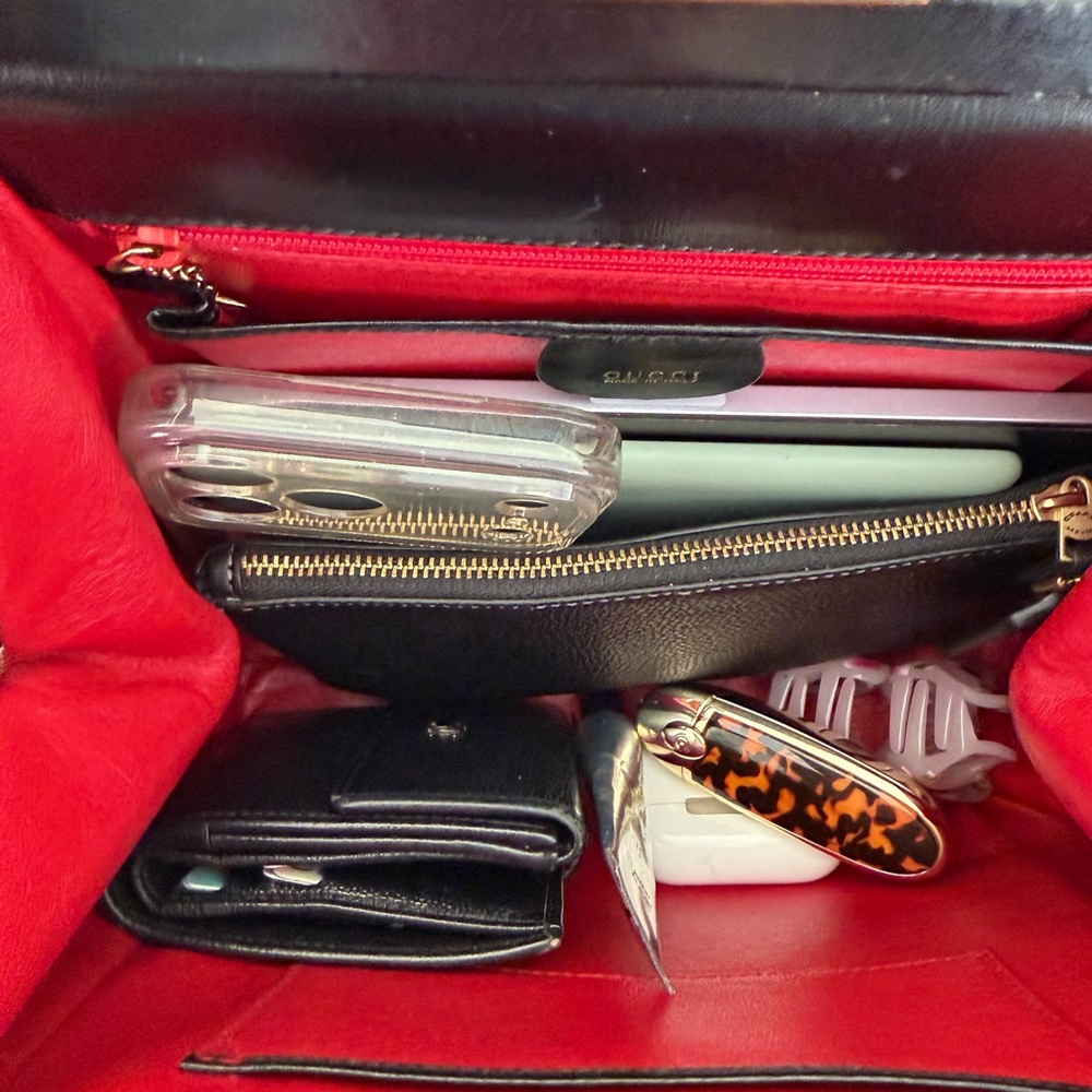 Gucci Black Leather Shoulder Bag - Picture 13 of 15